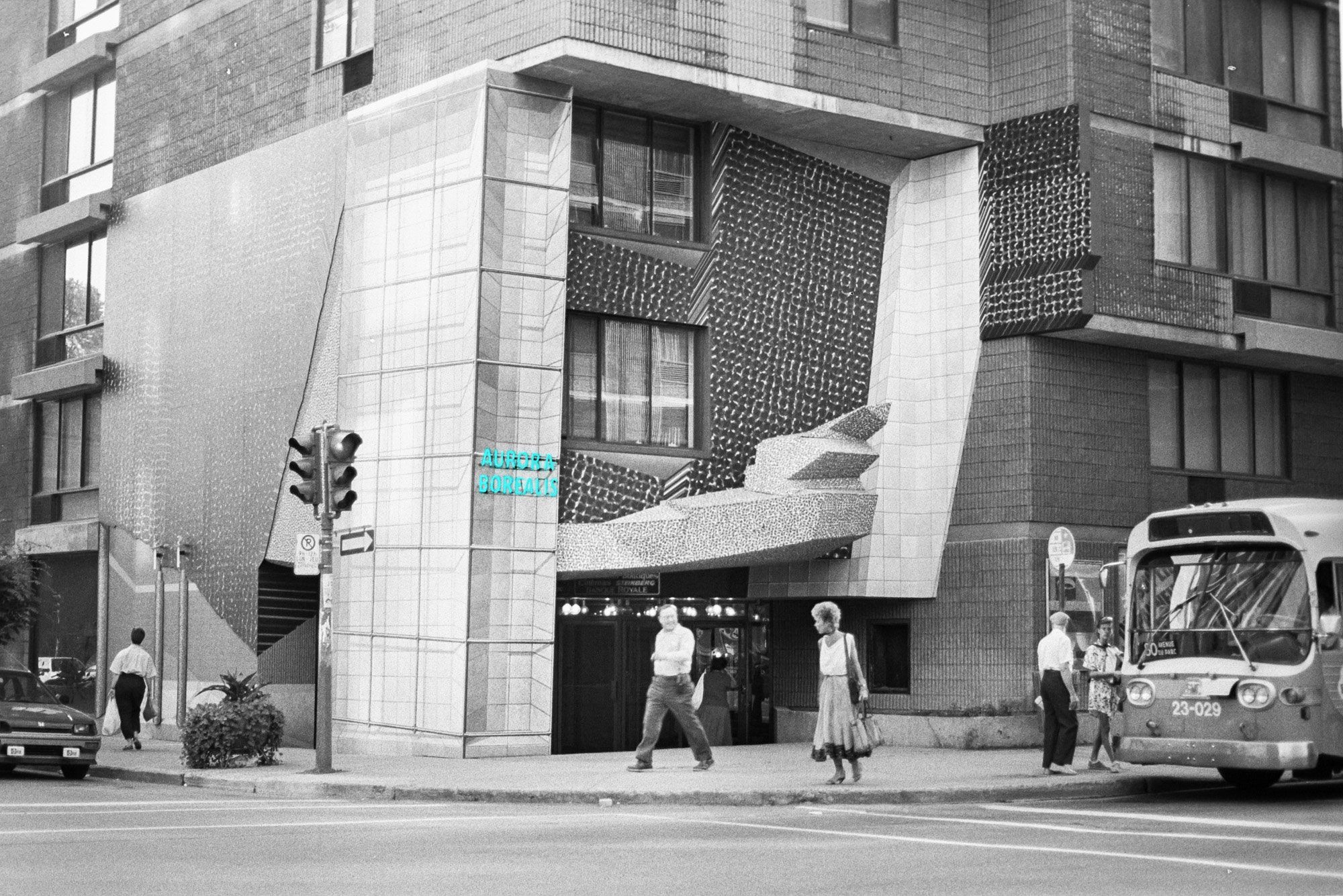 Aurora Borealis, entrée Place du Parc, 1985