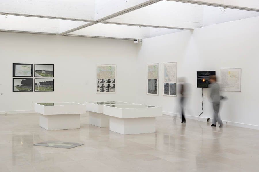 Vue de l’exposition _Iain Baxter& Art is All Over_, Centre National d’Art Contemporain de la Villa Arson, Nice, 2007. Photo : VOX.