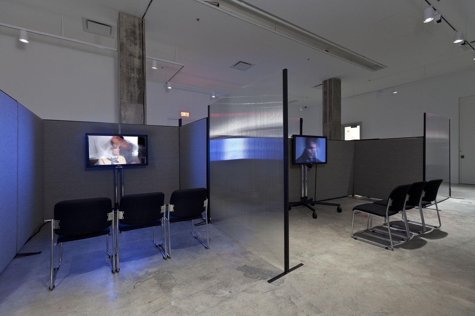 Vue de l'exposition _Melanie Gilligan_, VOX, 2012. Photo : Michel Brunelle.