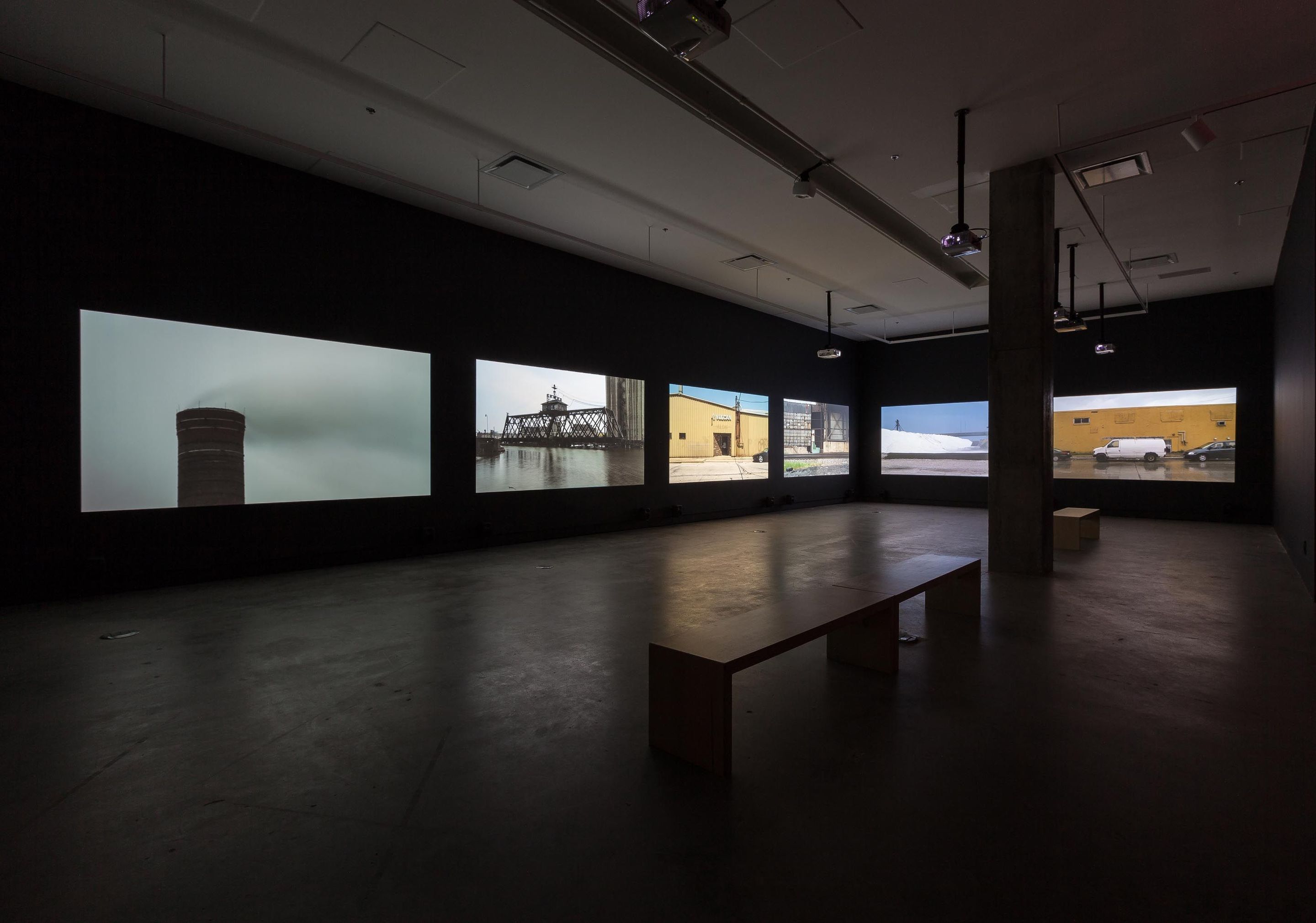 Vue de l'exposition _James Benning_, VOX, 2014. Photo : Michel Brunelle.