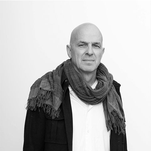 Portrait de Mark Lewis.