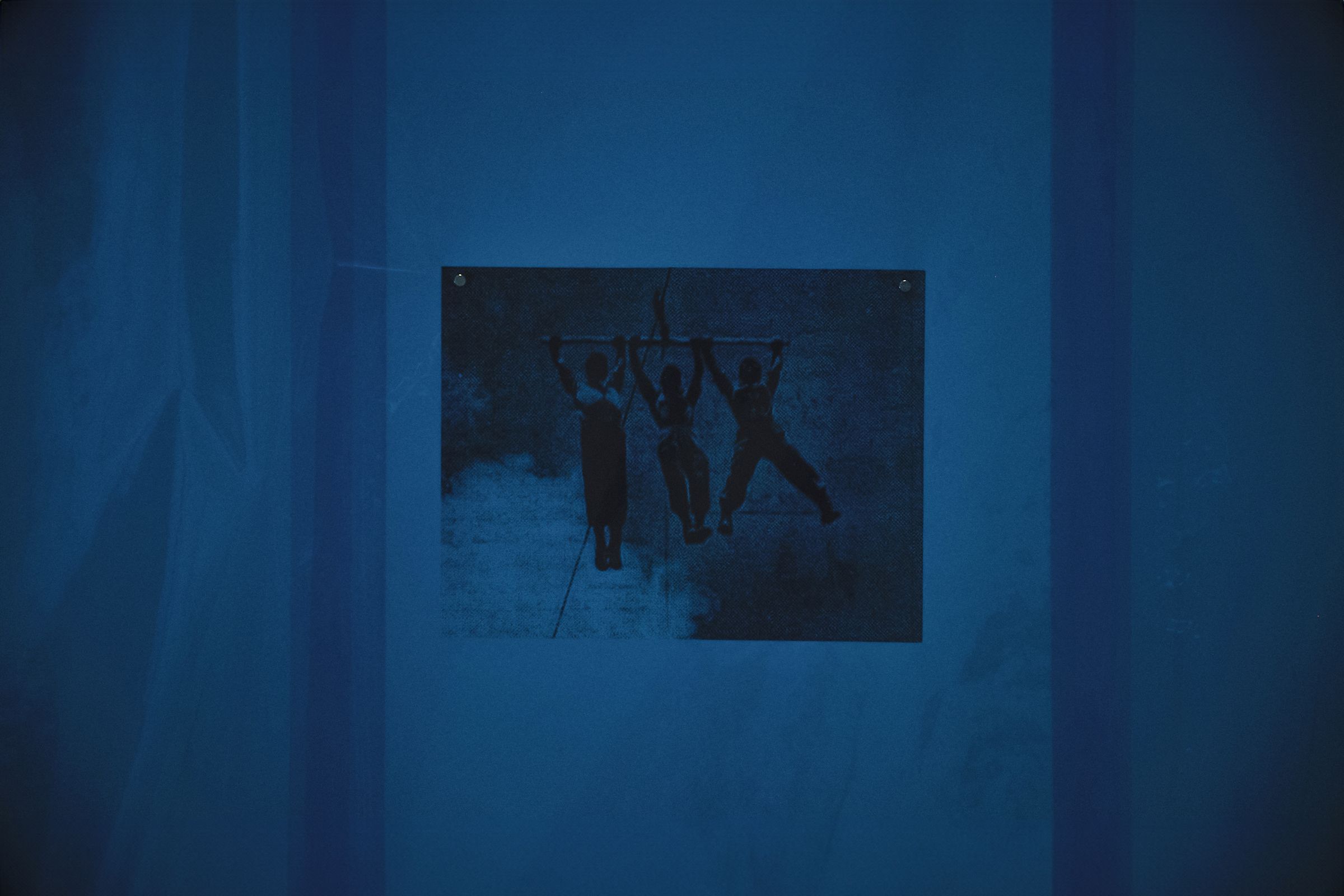 Vue de l’exposition Parastoo Anoushahpour, Faraz Anoushahpour et Ryan Ferko. Lovers’ Wind, Mercer Union, 2024. Photo : Vuk Dragojevic.