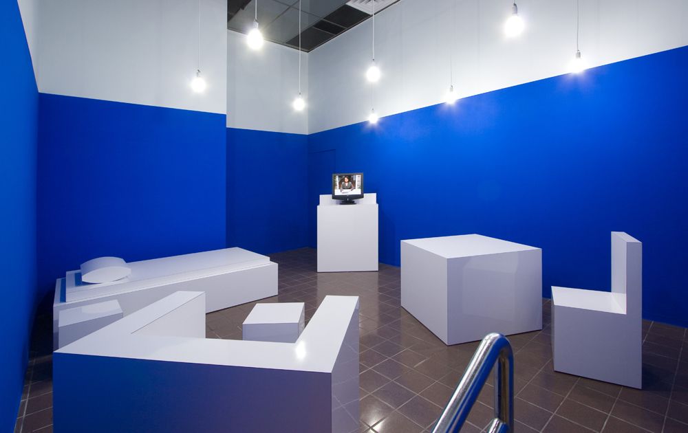 Vue de l’exposition _Mathieu Beauséjour_, VOX, 2006. Photo : Michel Brunelle.