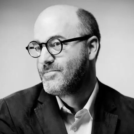 Portrait d'Alain Deneault.