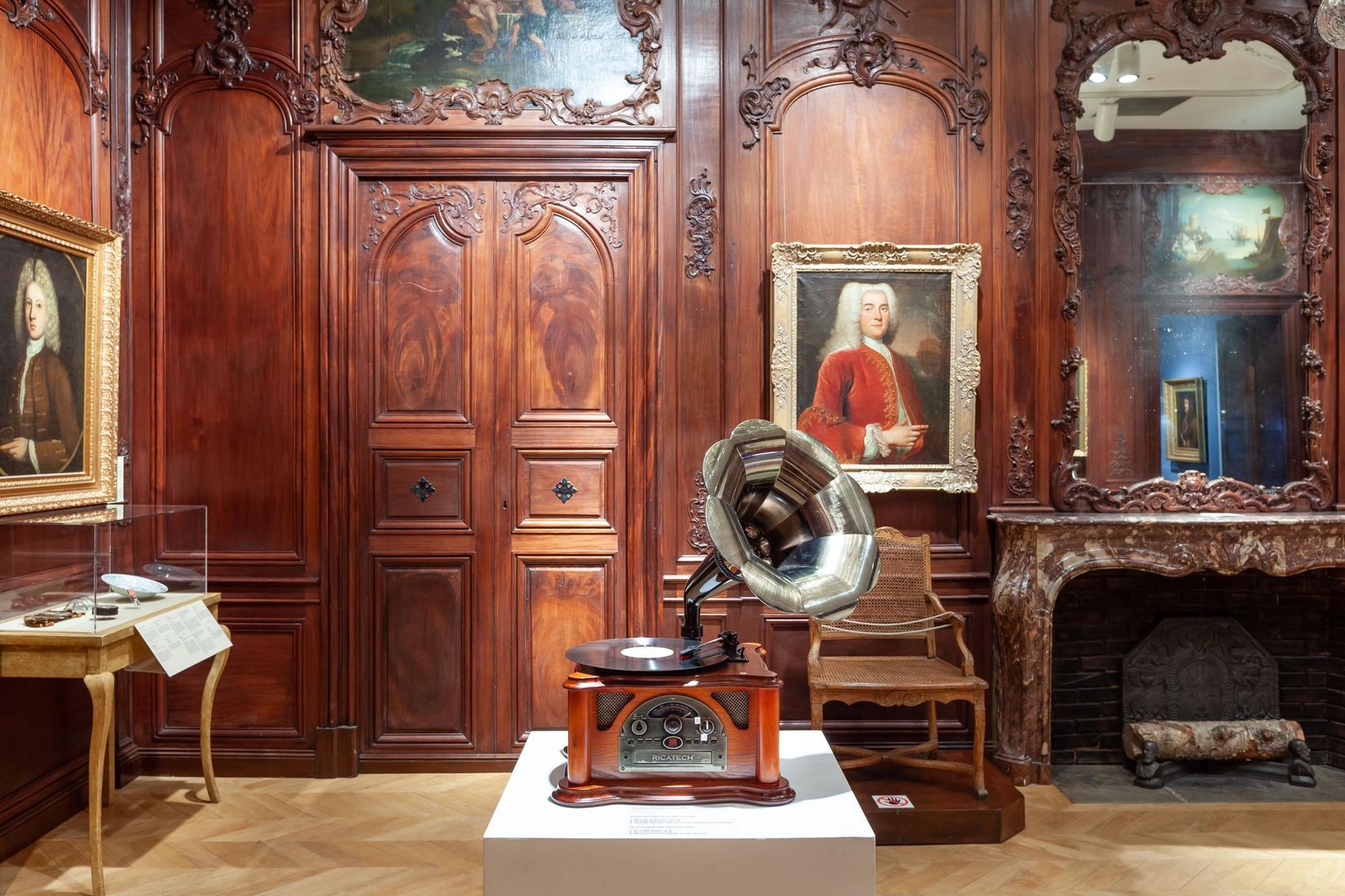 View of the exhibition of Jacqueline Hoang Nguyen au Château Ramezay, 2019.