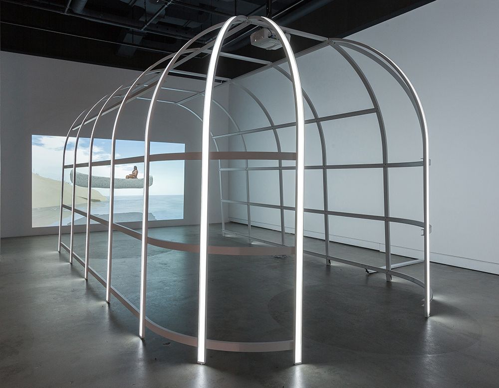 Vue de l’exposition _Skawennati. Teiakwanahstahsontéhrha’ | Nous tendons les perches_, VOX, 2018.