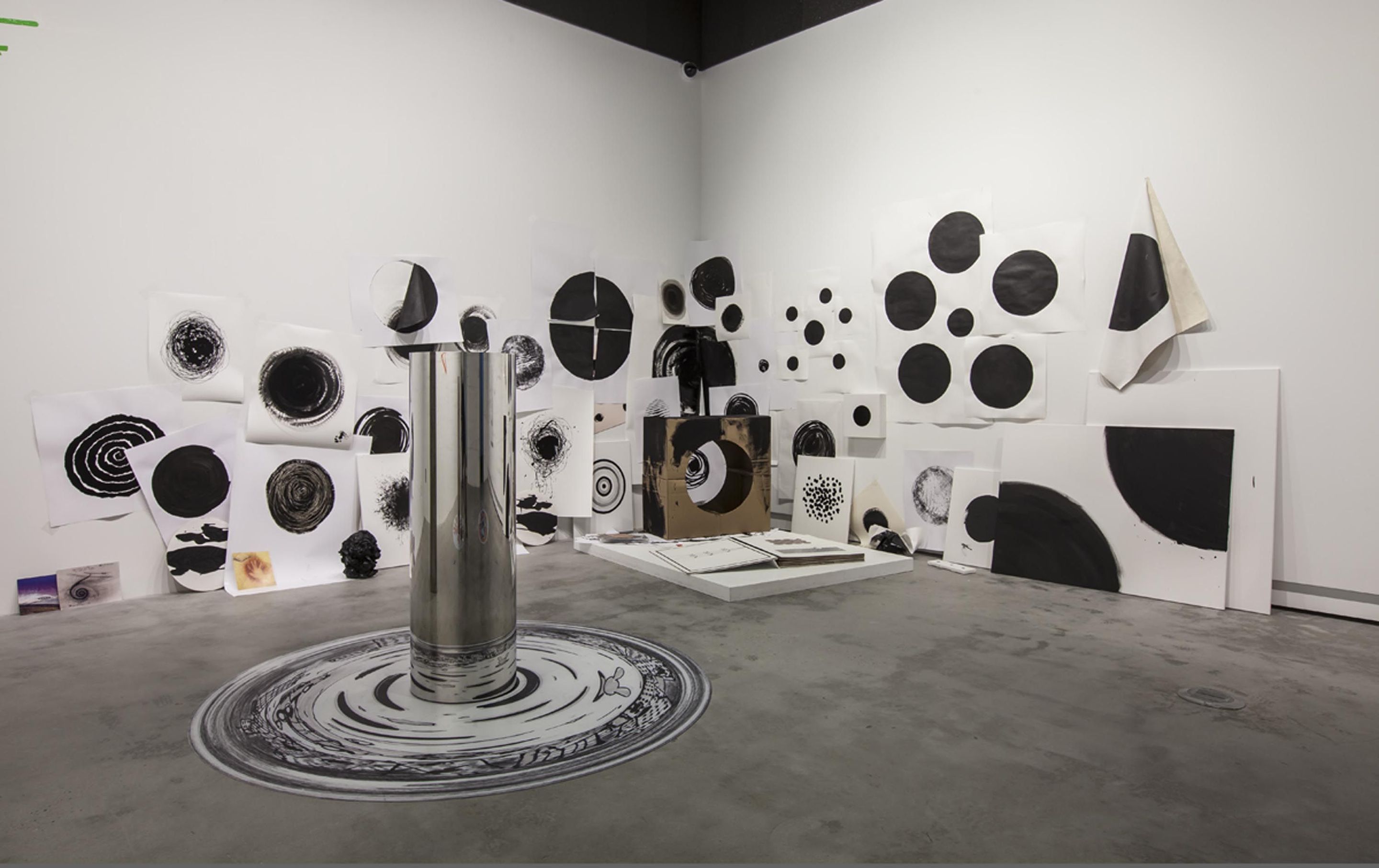 View of the exhibition Jonathan Plante. One-Eyed-Rabbit, VOX, 2013. Photo: Michel Brunelle.